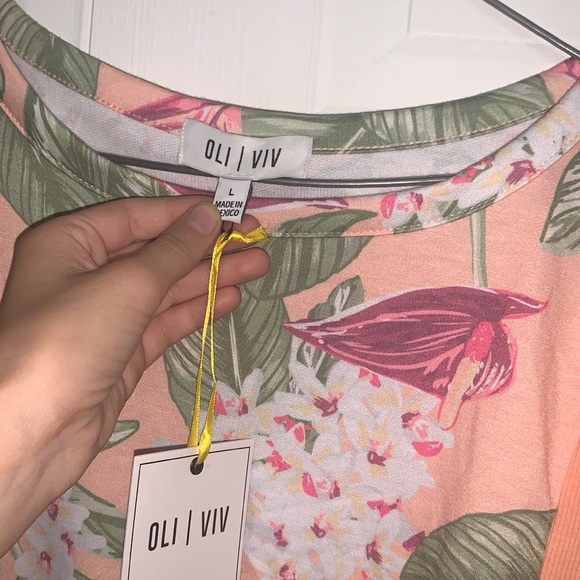 NWT! Tropical Shirt - Picture 3 of 5